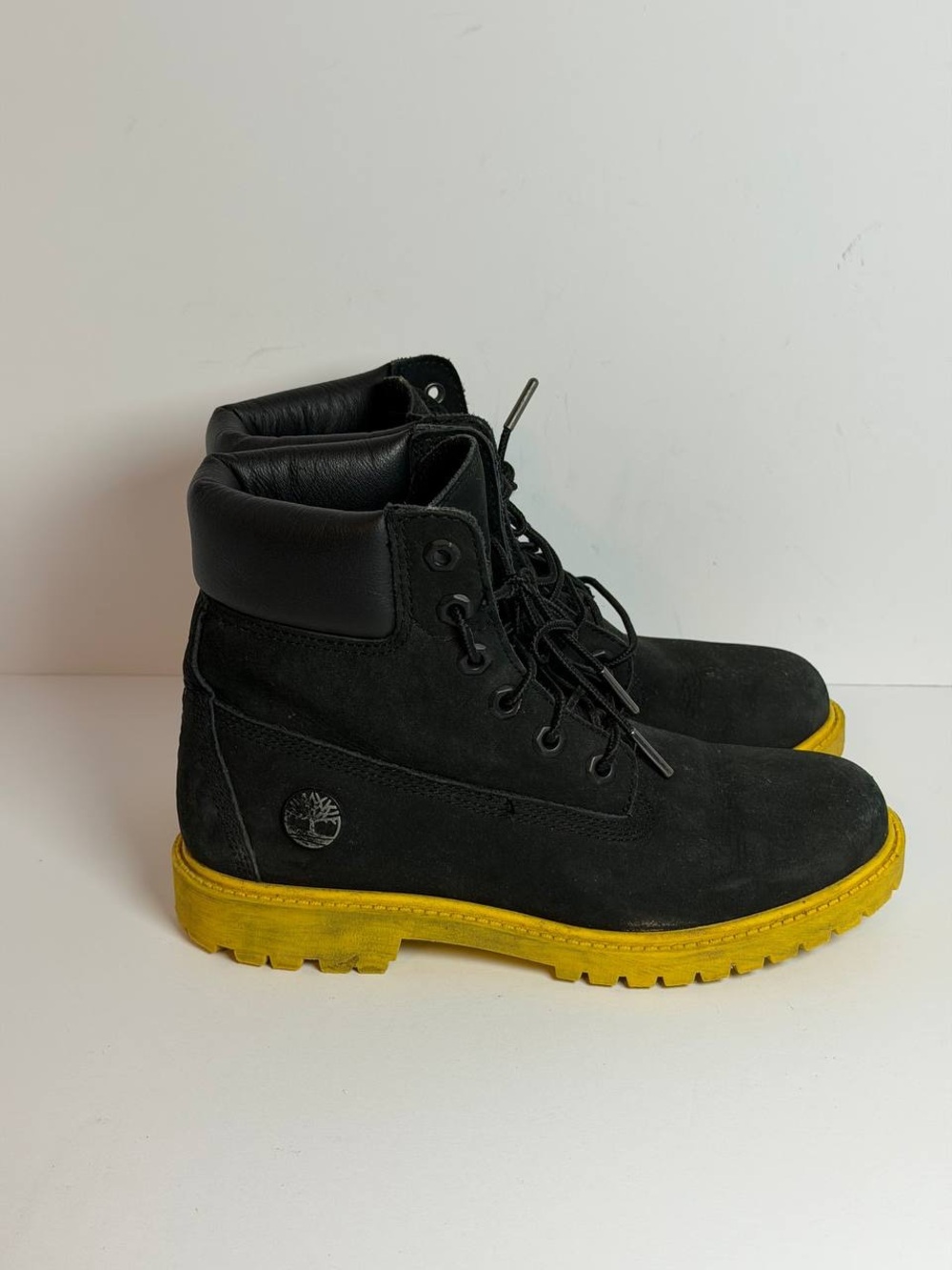 Black Timberland Heritage 6-Inch Waterproof Boots Women’s Size 38